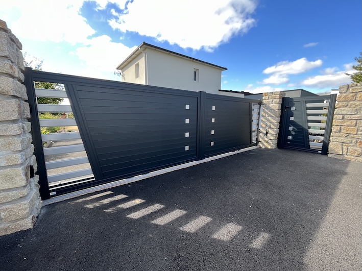 portail aluminium ajour décoratif