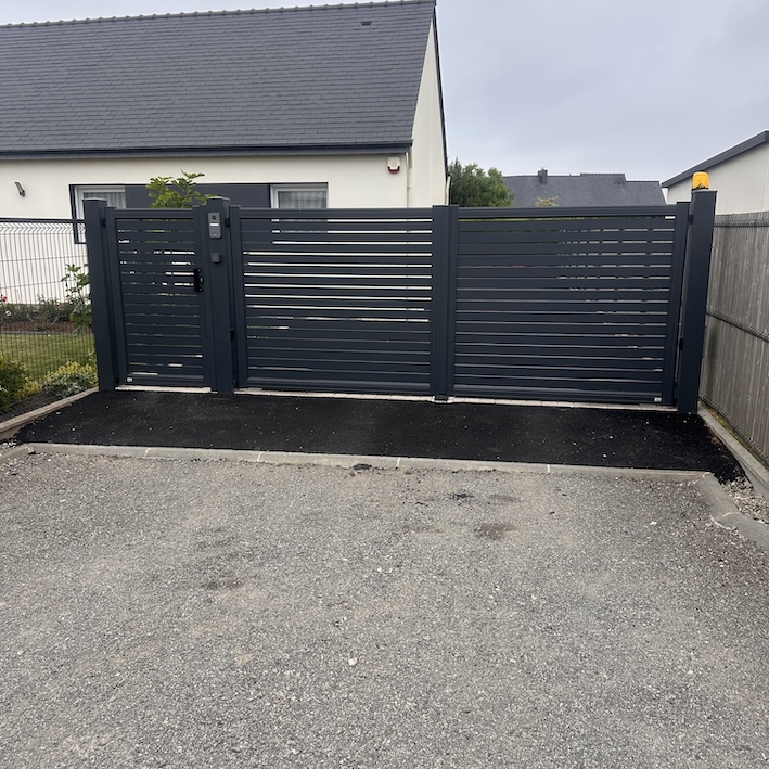 portail aluminium minimaliste maison design