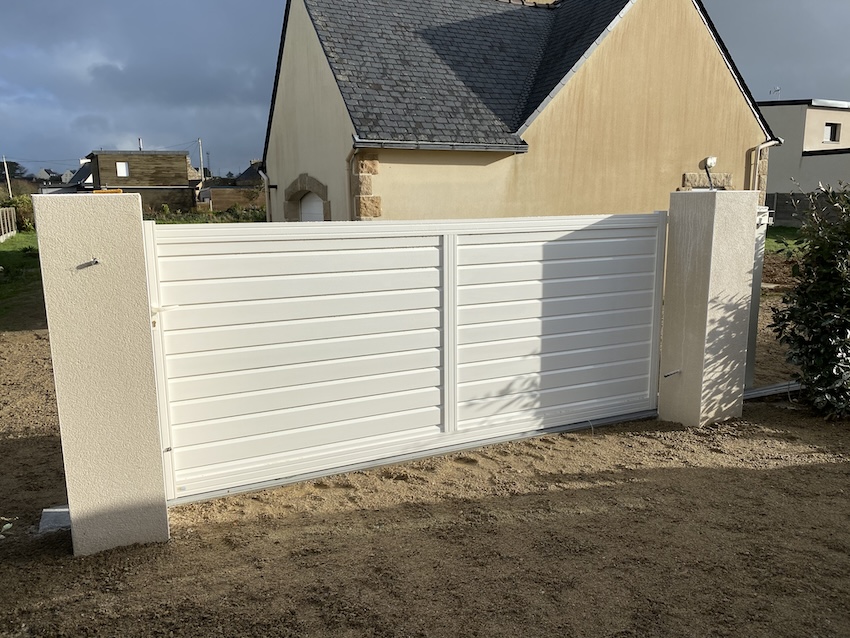 portail aluminium lames composites bois