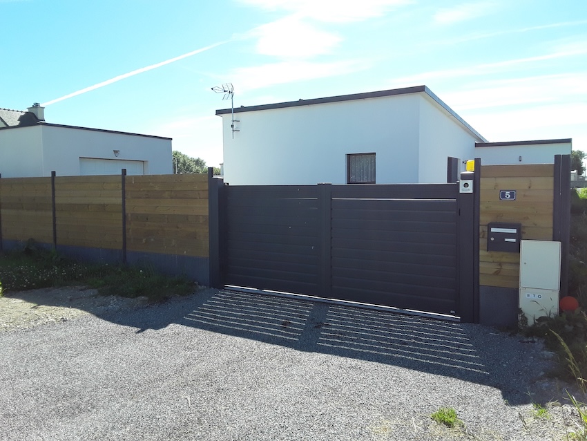 portail aluminium sur mesure finition laquée